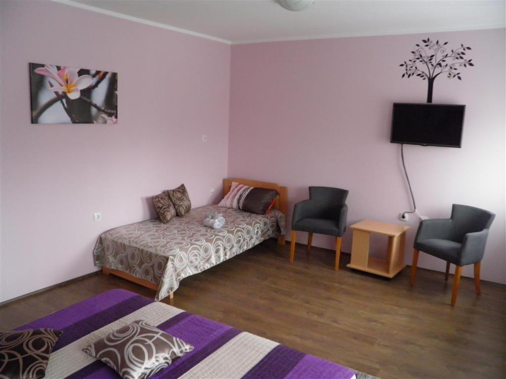 B&B Zmajevo Gnezdo 021 Sremska Kamenica Luaran gambar