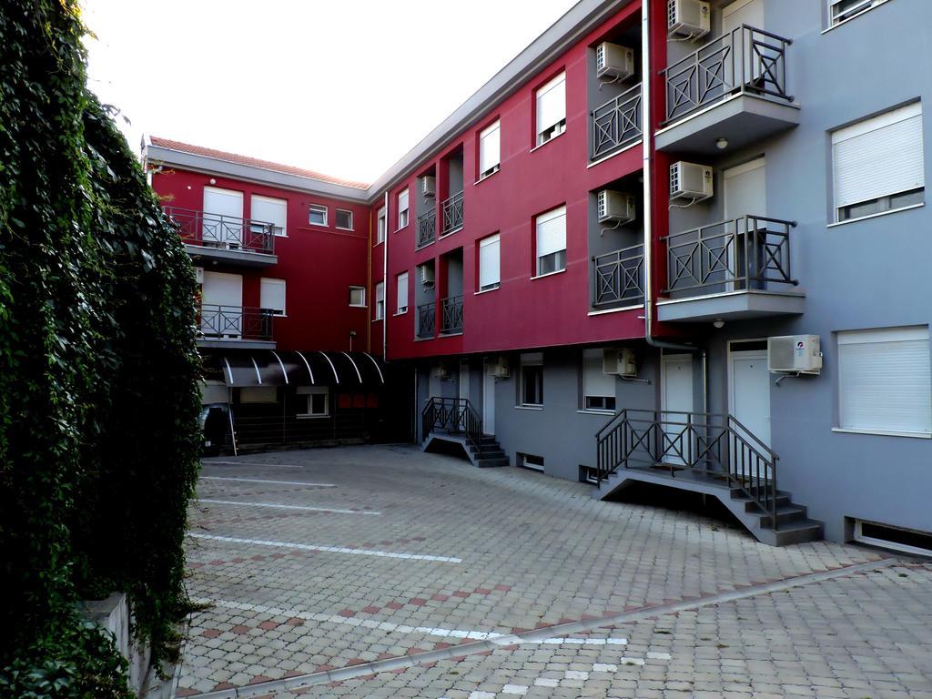 B&B Zmajevo Gnezdo 021 Sremska Kamenica Luaran gambar