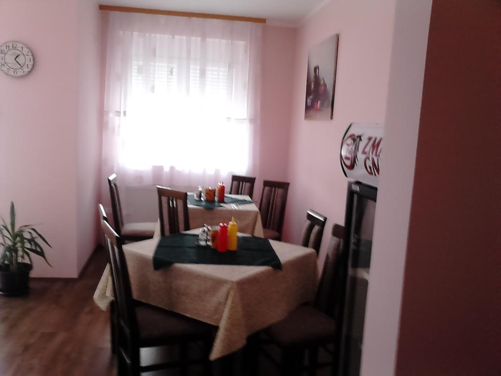 B&B Zmajevo Gnezdo 021 Sremska Kamenica Luaran gambar