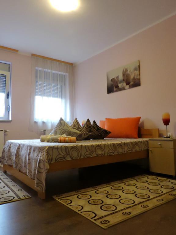 B&B Zmajevo Gnezdo 021 Sremska Kamenica Luaran gambar