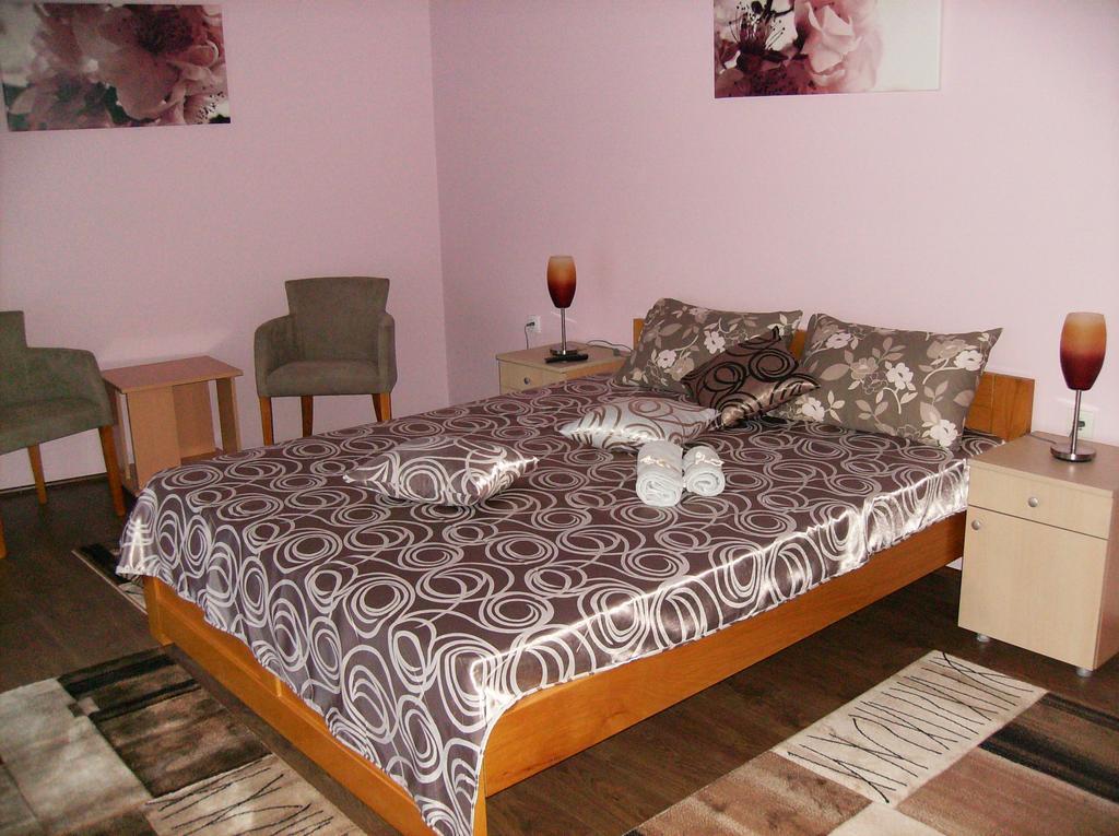 B&B Zmajevo Gnezdo 021 Sremska Kamenica Luaran gambar