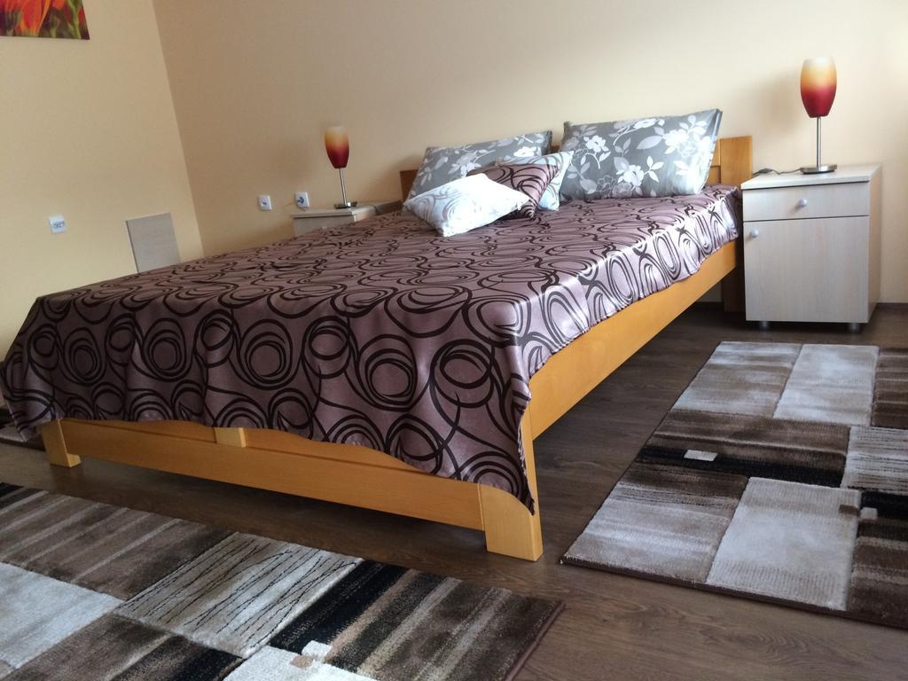B&B Zmajevo Gnezdo 021 Sremska Kamenica Luaran gambar