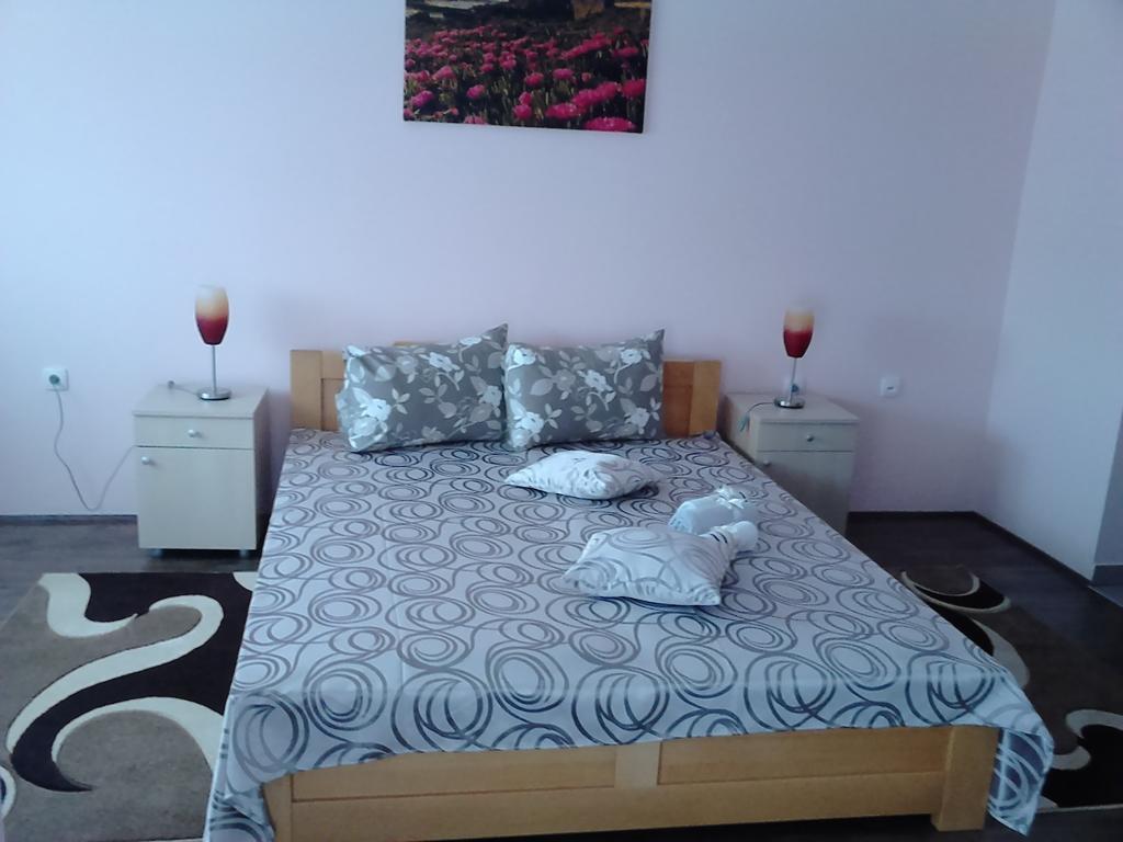 B&B Zmajevo Gnezdo 021 Sremska Kamenica Luaran gambar